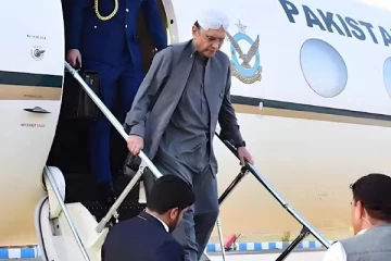 துபாயில் பாகிஸ்தான் ஜனாதிபதிக்கு நேர்ந்த விபத்து., கால் எலும்பு முறிவு