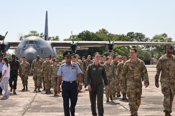 படை வீரர்களுடன் இலங்கை வந்த அமெரிக்க விமானங்கள் | Us Troop Planes Arrive In Sri Lanka Toda படை வீரர்களுடன் இலங்கை வந்த அமெரிக்க விமானங்கள் | Us Troop Planes Arrive In Sri Lanka Toda