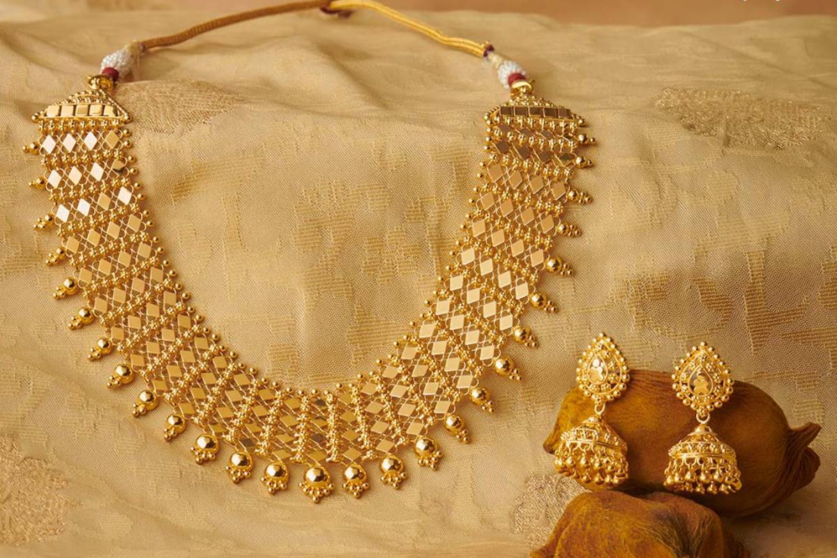 அதிரடியாக குறைந்த தங்கம் விலை.., சென்னையில் இன்று எவ்வளவு? | Today Gold Price 06 04 2026