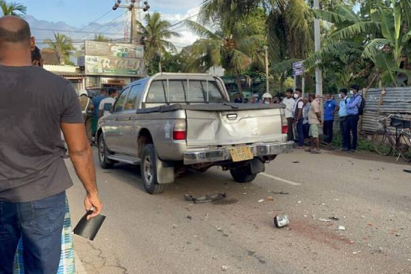 மன்னாரில் பயங்கர விபத்து: அடுத்தடுத்து வாகனங்களை மோதித்தள்ளிய பேருந்து! | Mannar Vehicle Accident Divers Injury Bus மன்னாரில் பயங்கர விபத்து: அடுத்தடுத்து வாகனங்களை மோதித்தள்ளிய பேருந்து! | Mannar Vehicle Accident Divers Injury Bus