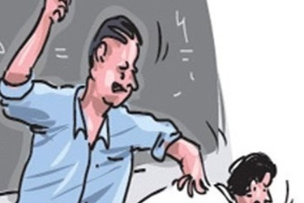 ஆசிரியர் செய்த கொடூரச் செயல் | Teacher Abuse Student