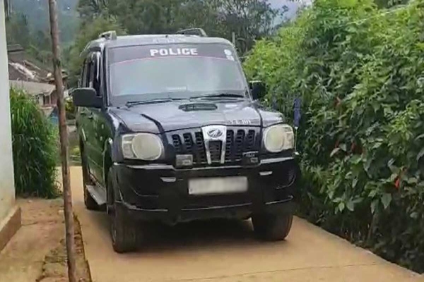 கடத்தப்பட்டது காவல்துறையின் ரோந்து ‘ஜீப்’ | Police Jeep Hijacked By Thieves