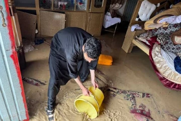 ඇෆ්ගනිස්ථානයට දරුණු ගංවතුර තත්වයක්- විසි දෙදෙනෙක් මරුට