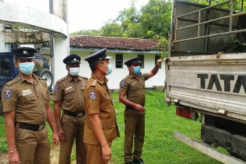 சட்டவிரோதமாக 30 இற்கும் அதிகமான ஆடுகளைக் கொண்டு சென்ற இருவர் கைது! (படங்கள்)