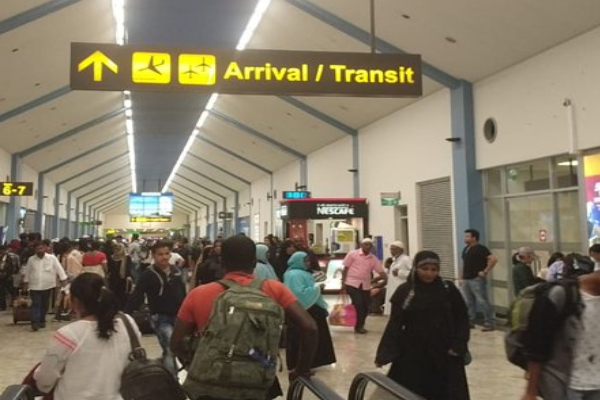 வெளிநாடு செல்வோரின் எண்ணிக்கை அதிகரிப்பு..! வரலாறு காணாத எண்ணிக்கை பதிவாகும் என எதிர்வுகூறல் - ஐபிசி தமிழ்