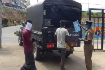 பொலிஸாரால் முற்றுகையிடப்பட்ட வீட்டில் சிக்கிய 49 வயதான நபர்