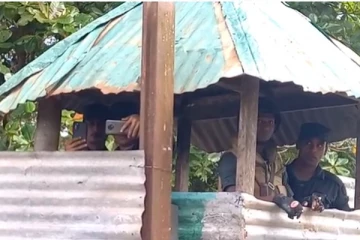 சிறிலங்கா இராணுவத்துடன் முரண்பட்ட ஊடகவியலாளர்கள் (படங்கள்)