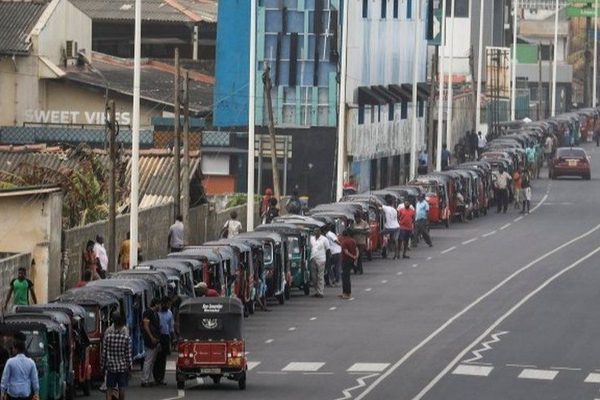 பொலிஸார் விடுத்த எச்சரிக்கை! | Police Warning Fuel Crisis