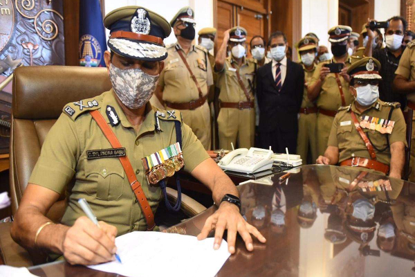 காவல்துறையின் கண்ணியம் குறையாமல் ஒவ்வொருவரும் செயல்பட வேண்டும்  -   போலீசாருக்கு டிஜிபி சைலேந்திரபாபு கடிதம் - தமிழ்நாடு