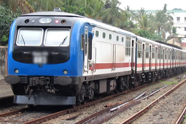 தொடருந்து பயணச் சீட்டுகளுக்கு தட்டுப்பாடு | Shortage Of Train Tickets