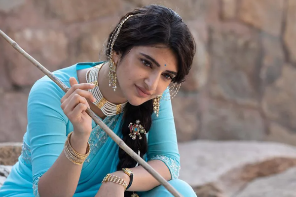 நடிகை ஸ்ரீலீலா பராசக்தி படத்தில் நடிக்க வாங்கிய சம்பளம்.. எவ்வளவு தெரியுமா | Sreeleela Parasakthi Movie Salary Details