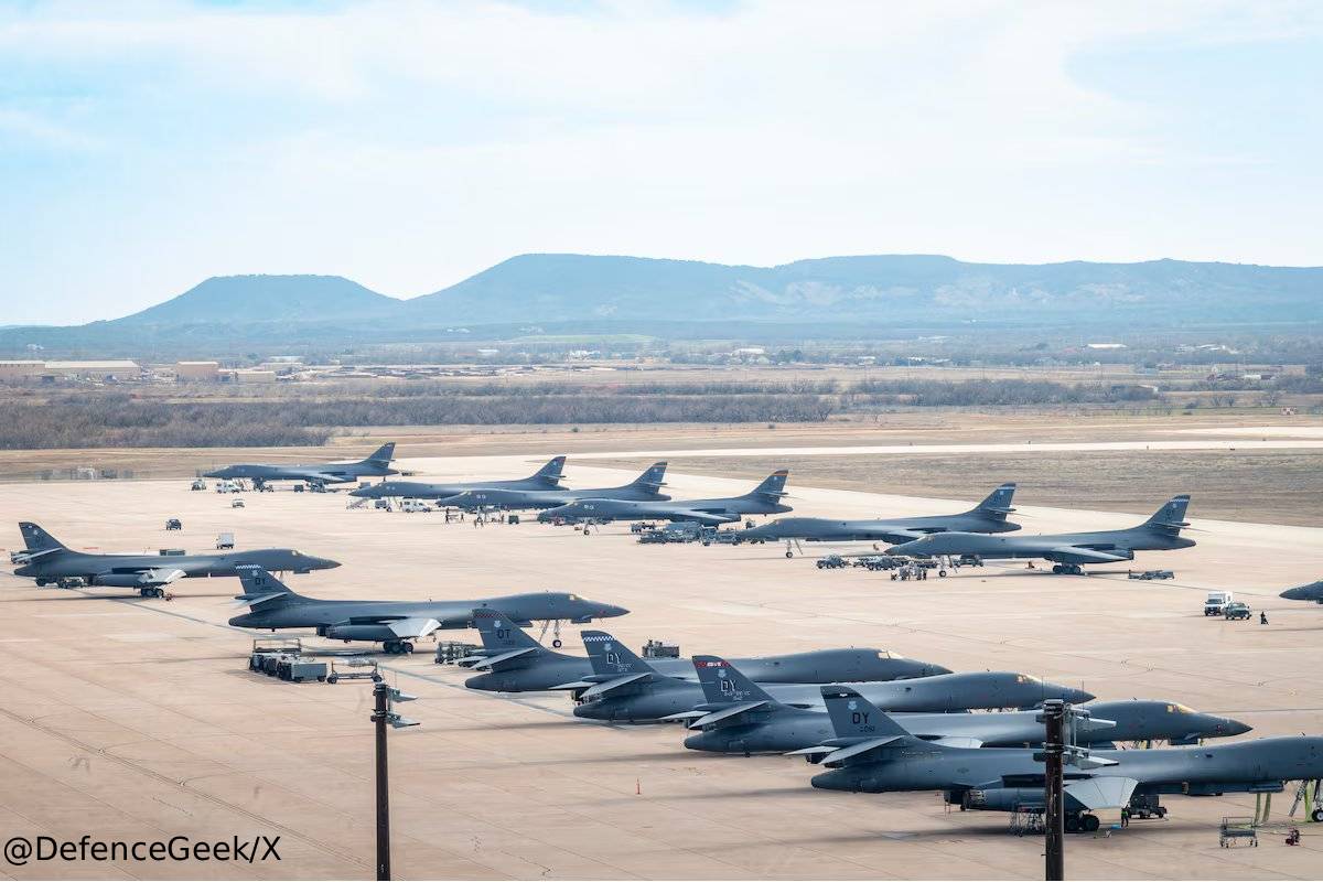 us jet flights fly to uk airbase against iran