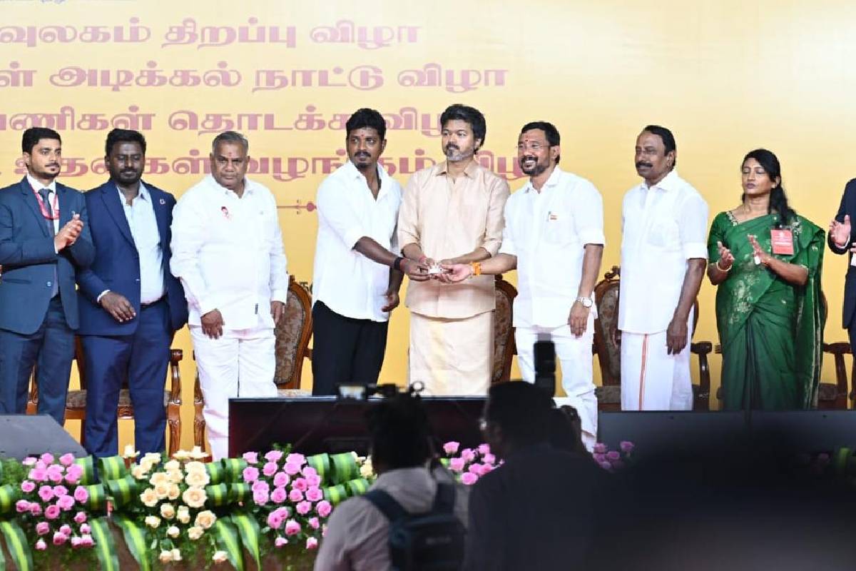 பொறாமையால் பொங்கிப் பொருமிக் கொண்டிருக்கும் மு.க.ஸ்டாலின் - அமைச்சர் ஆதவ் விமர்சனம் | Aadhav Arjuna Slams Mk Stalin In Jealousy