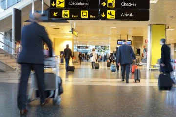 பயணப் பெட்டியில் உணவு பொட்டலம்: பெருந்தொகை அபராதம் செலுத்திய விமான பயணி