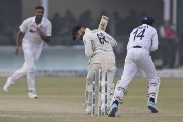 நல்லா போடுற அஸ்வின்! ஸ்டம்பிற்கு பின்னால் தமிழில் டிப்ஸ் கொடுத்து விக்கெட் கீப்பர் பரத் வீடியோ