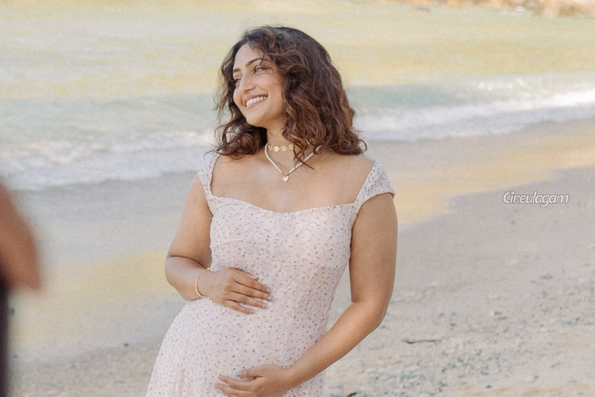 கர்பத்தை அறிவித்த பிகில் பட நடிகை.. புகைப்படங்கள் இதோ! குவியும் வாழ்த்து | Bigil Reba Monica John Announce Pregnancy