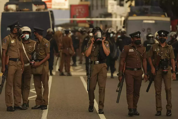 மே 9 சம்பவம்; பொலிஸாருக்கு எதிரான மனு தள்ளுபடி! | May 9 Incident Dismissal Petition Against Police