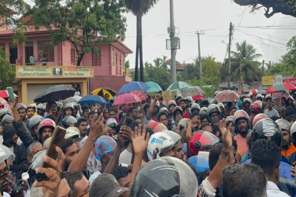 மன்னார் வைத்தியசாலை போராட்டம்... வன்முறையை தூண்டியவர்களை கைது செய்ய