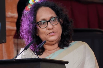 ලේක්හවුස් සිට පොලිස් මූලස්ථානය දක්වා අද රෑත් දන්සල් සහ තොරණ බැලීමට ඔබට අවස්ථාව