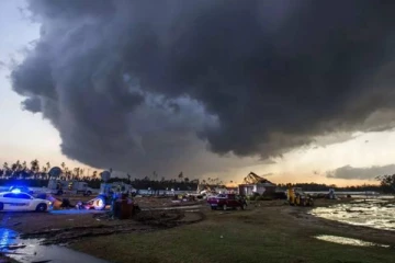 ටොනාඩෝ සුළි කුණාටුවකින් පුද්ගලයන් 23ක් මරුට