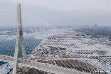 அமெரிக்காவுக்குள் நுழைய முயன்ற கனேடியர் கைது: பின்னணி