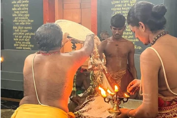 நயினாதீவு சிறீ நாகபூசணி அம்மன் ஆலயத்தின் ஆடிப்பூர உற்சவம் (Photos)