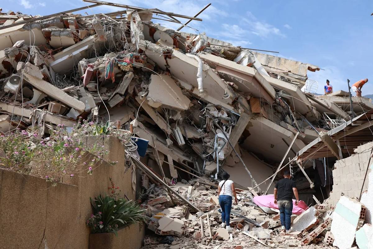 வெனிசுவேலா நிலநடுக்கம்: 2900ற்கும் அதிகமானோர் பலி | Venezuela Earthquake More Than 2900 Dead வெனிசுவேலா நிலநடுக்கம்: 2900ற்கும் அதிகமானோர் பலி | Venezuela Earthquake More Than 2900 Dead