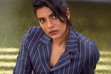 நடிகை ஐஸ்வர்யா ராஜேஷின் கிளாமர் போட்டோஷூட்