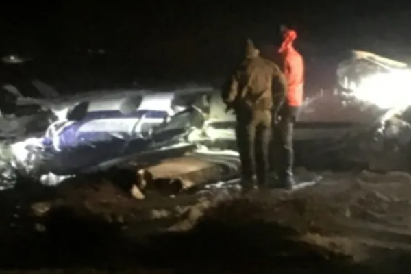 ஆம்புலன்ஸ் விமானம் விழுந்து நொறுங்கியதில் ஐவர் பலி | Five Killed In Ambulance Plane Crash