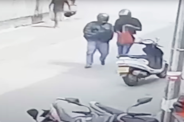 கொழும்பில் சற்றுமுன் துப்பாக்கிச்சூடு! (படங்கள்) | Gunfire In Sri Lanka Colombo Video கொழும்பில் சற்றுமுன் துப்பாக்கிச்சூடு! (படங்கள்) | Gunfire In Sri Lanka Colombo Video