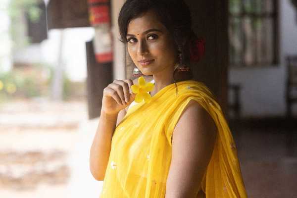 மொட்டை மாடி எல்லாம் ஓல்ட்!! நடிகை ரம்யா பாண்டியனின் லேட்டஸ் போட்டோஷூட்.. | Actress Ramya Pandian Latest Photoshoot Post மொட்டை மாடி எல்லாம் ஓல்ட்!! நடிகை ரம்யா பாண்டியனின் லேட்டஸ் போட்டோஷூட்.. | Actress Ramya Pandian Latest Photoshoot Post