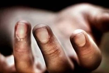 மகளின் செயலால் விபரீத முடிவை எடுத்த தந்தை