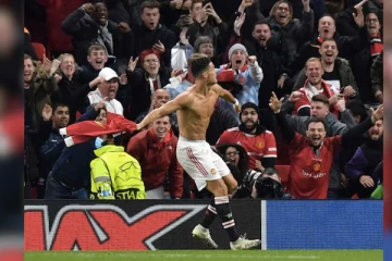 கோல் அடித்த மகிழ்ச்சியில் சட்டையை கழற்றி சம்பவம் செய்த ரொனோல்டோ - நடுவர் செய்த சிறப்பான செயல்