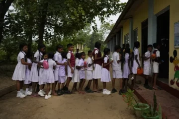 මේ පාසල් සිසුන් ගැන අවාසනාවන්ත ආරංචියක් - හේතුව මෙන්න