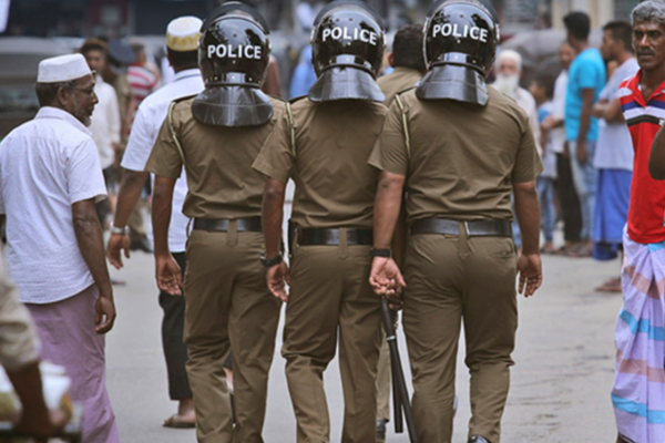 பொதுமக்களை அவதானமாக இருக்குமாறு இலங்கை பொலிஸார் எச்சரிக்கை | Sri Lanka Police Warn The Public To Be Vigilant