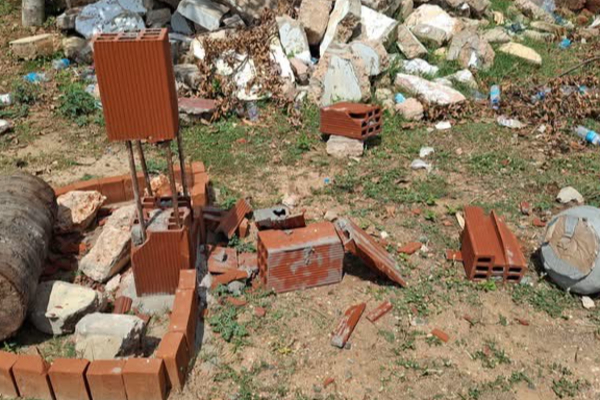 யாழில் இப்படியும் செய்வார்களா? அரங்கேற்றியது யார் ? மக்கள் வேதனை | Unextinguished Lamp Pillar In Jaffna Destroyed