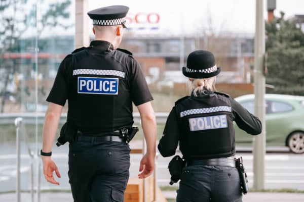 பிரித்தானியாவில் இலங்கை தமிழ் இளைஞன் அதிரடியாக கைது | Sri Lankan Arrested In Britain