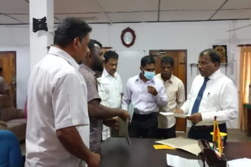 மண்முனை தென் எருவில் பற்று பிரதேச செயலகத்தினை முற்றுகையிடுவோம்! விடுக்கப்பட்டுள்ள எச்சரிக்கை