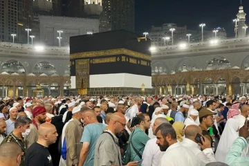 பிரித்தானியாவுக்கு மீண்டும் திரும்பும் kissing disease: வெளியுறவு அலுவலகம் விடுத்துள்ள எச்சரிக்கை