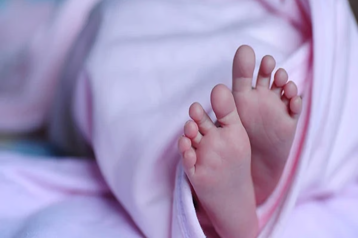 2 மாத ஆண் குழந்தையின் வயிற்றில் கரு ; பரிசோதனைகளில் வைத்தியர்களுக்கு ஷாக் | Fetus Found In The Stomach Of A 2 Month Old Boy 2 மாத ஆண் குழந்தையின் வயிற்றில் கரு ; பரிசோதனைகளில் வைத்தியர்களுக்கு ஷாக் | Fetus Found In The Stomach Of A 2 Month Old Boy