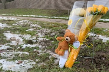 கனடாவில் பாதசாரிகள் மீது கார் மோதிய சம்பவம்... 8 வயது சிறுமி பலி