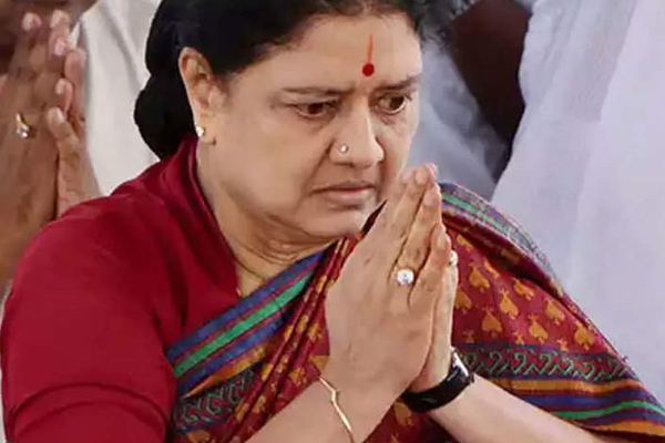 கழக உடன்பிறப்புக்கள் மீது விழுந்த அடியாகவும், என் மீது விழுந்த அடியாக  நான் நினைக்கிறன்  : கொந்தளதித்த சசிகலா . - தமிழ்நாடு