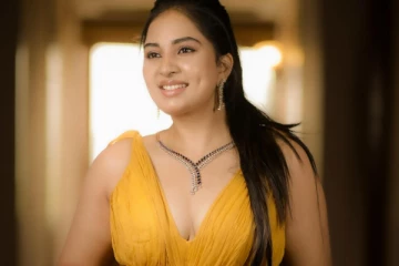 வேற லெவல் கிளாமரில் ஸ்ருஷ்டி டாங்கே.. அவரா இப்படி? ஹாட் ஸ்டில்கள்