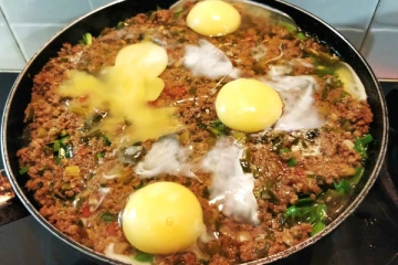 பூரி, சப்பாத்திக்கு அருமையான முட்டை பட்டாணி கீமா... ஓட்டல் சுவையில் செய்ய இதோ ரெசிபி!