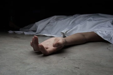 4ஆவது மாடியில் இருந்து தவறி விழுந்து நபர் பலி