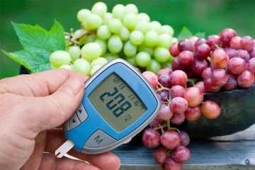 சக்கரை நோயாளிகளுக்கு திராட்சை கொடுக்கலாமா? சாப்பிட்டால் உடலில் என்ன நடக்கும்