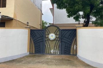 ஆசிரியர்கள் சுகயீன விடுமுறை காரணமாக பாடசாலை மூடல்! (Photos)