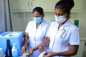 சுகாதார ஊழியர்களுக்கு மூன்றாவது டோஸ் தடுப்பூசி