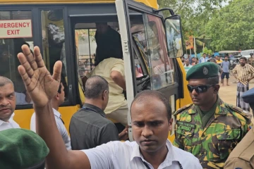 யாழ்ப்பாணத்தில் சஜித் பிரேமதாசாவின் கூட்டத்தில் சலசலப்பு