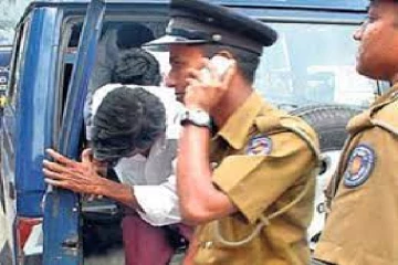 யாழ்ப்பாணத்திலிருந்து கொழும்பு சென்றவர் வவுனியாவில் கைது
